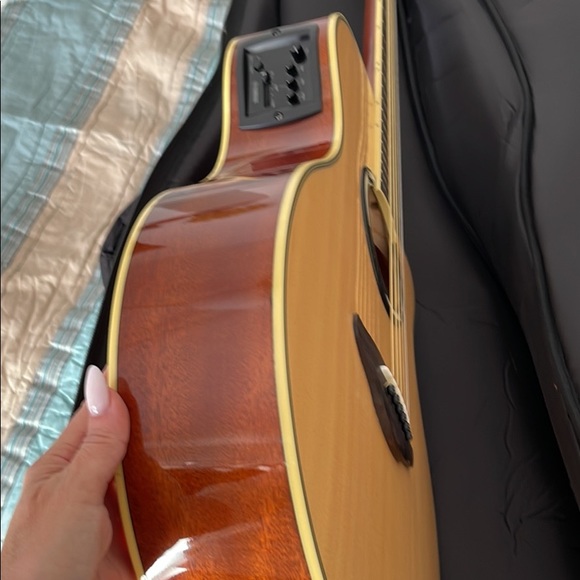 Yamaha Classic guitar - Picture 4 of 7